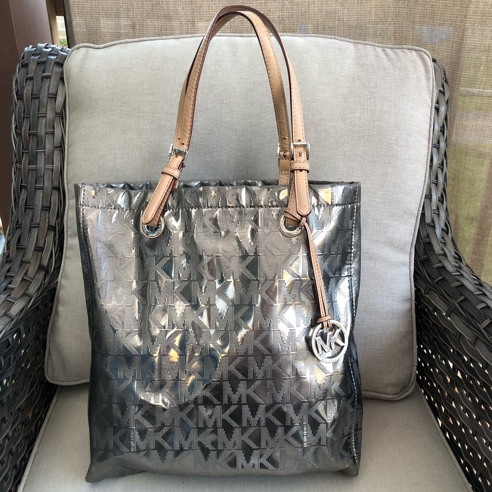 MICHAEL KORS Mirror Metallic NorthSouth Tote Nikel